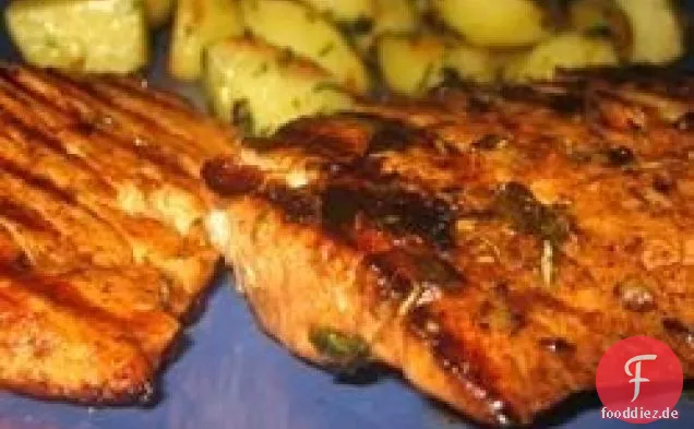 Balsamico und Rosmarin gegrillter Lachs