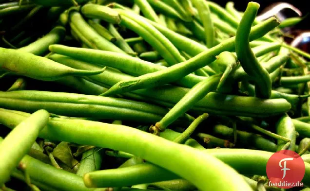 Grüne Bohnen und gebratener Zwiebelsalat Rezept
