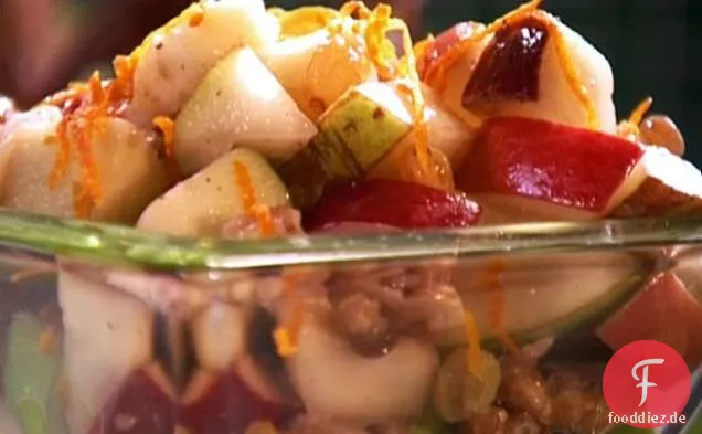 Apfel-, Birnen- und Walnusssalat