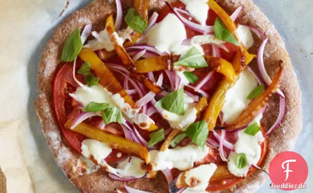 Individuelle frische Mozzarella-Tomaten-Pizzen