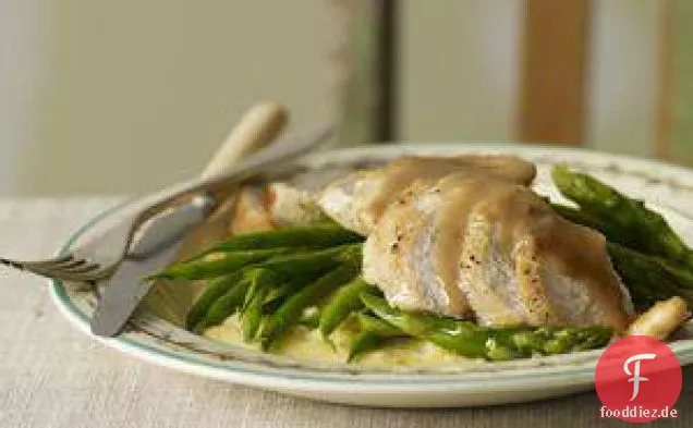 Orange-Balsamico-Hähnchen mit Spargel, grünen Bohnen und Polenta