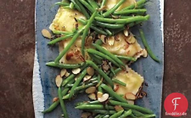 Grüner Bohnen-Schalotten-Ravioli-Salat