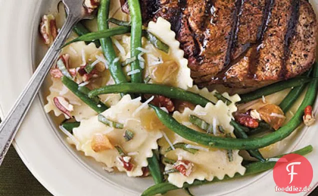 Gegrillte Filets mit Pekannüssen und grünen Bohnen Ravioli