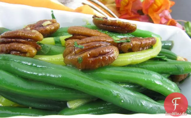 Vegane Thanksgiving-Grüne Bohnen & Glasierte Pekannüsse