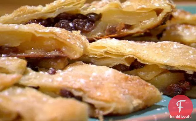 Blätterteig Apfel-Rosinen-Strudel