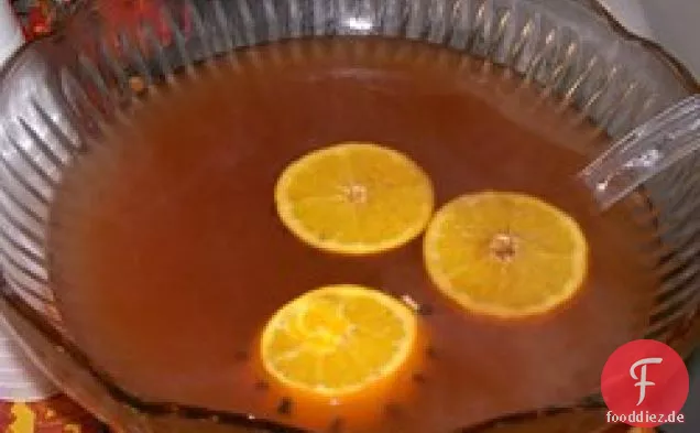 Warmer und würziger Herbstpunsch