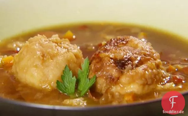 Drei-Bohnen-Suppe mit Putenfleischbällchen und Dijon-Senf-Knödeln