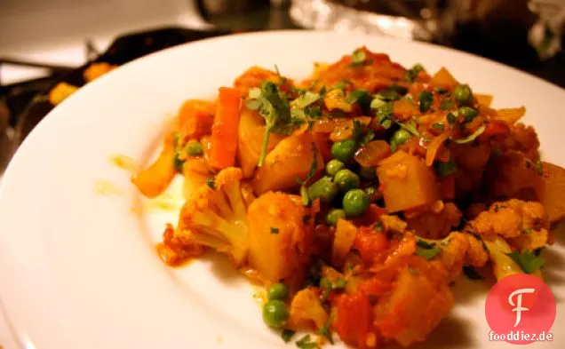 Abendessen heute Abend: Blumenkohl-Kartoffel-Curry (aloo Gobhi)