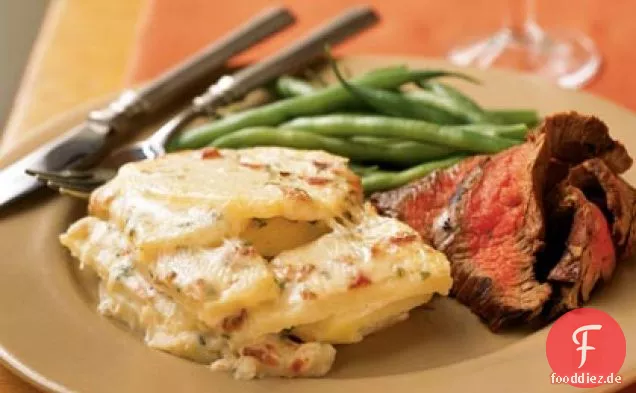 Asiago -, Kartoffel-und Speck-Gratin
