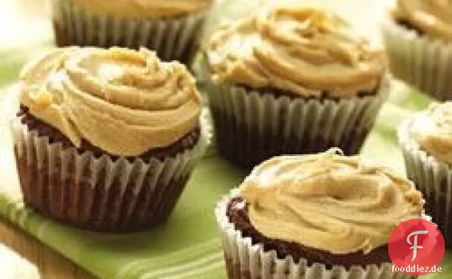 Schokoladen-Fudge-Cupcakes mit Erdnussbutter-Zuckerguss