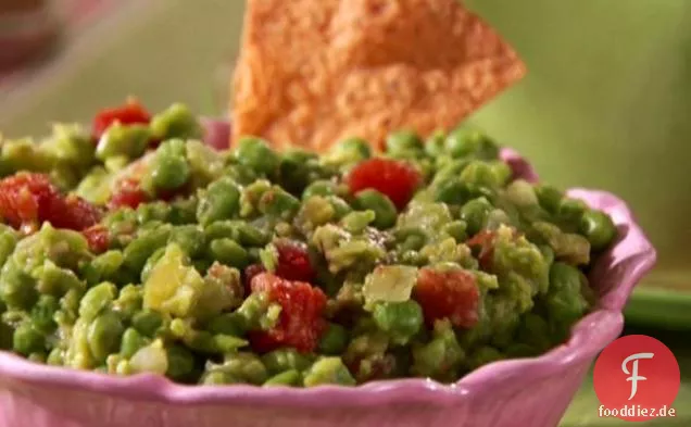 Geröstete Chile Guacamole mit Gebackenen Tortilla-Chips