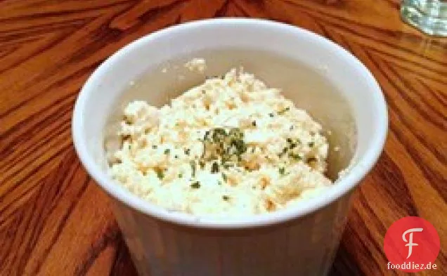 Weißer Cheddar-Meerrettich-Aufstrich