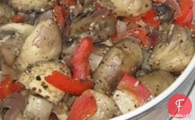 Marinierte Pilze mit roten Paprika