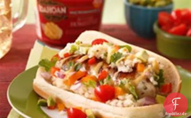 Ziehen Sie es durch den Bauernhof Hund