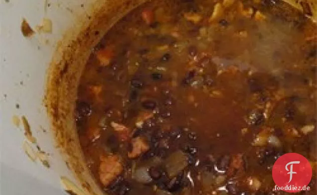 Schnelle und einfache schwarze Bohnensuppe