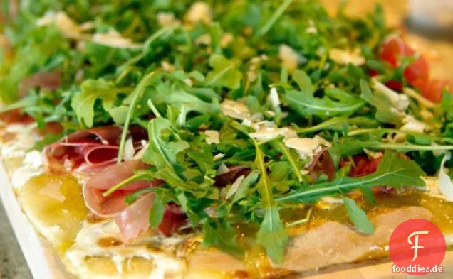 Feigen-Schinken-Pizza mit Rucola