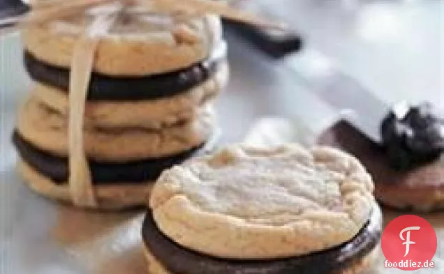 Fudge-gefüllte unwiderstehliche Erdnussbutter-Kekse