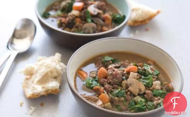 Herzhafte Linsen- und Wurstsuppe