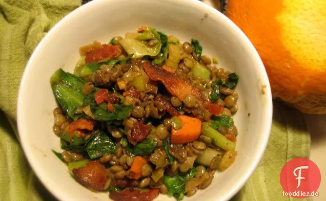 Orangenduftender Linsensalat mit verwelkter Escarole