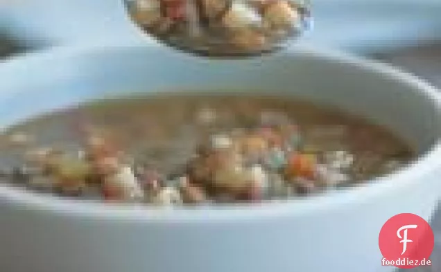 Linsensuppe mit Nudeln