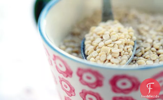 Weiße Linsensuppe mit chorizo und paprika-Creme — Soupe aux lentilles Blondinen avec chorizo et crème au paprika
