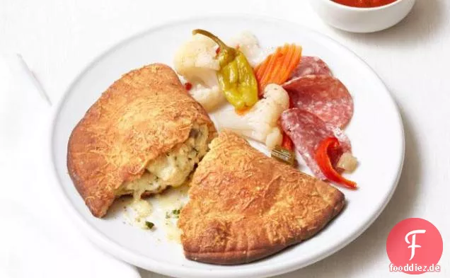 Drei-Käse-Calzonen