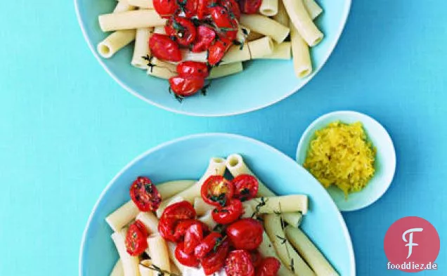 Gebratener Kirschtomaten-Ricotta-Nudelsalat