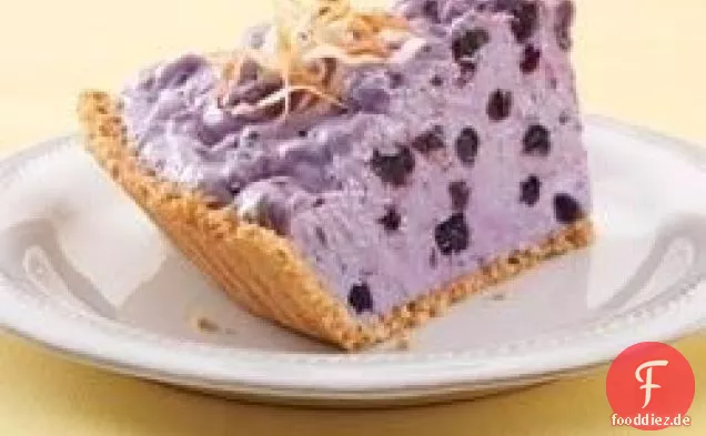 Flauschige Heidelbeer-Sahne-Torte mit gerösteter Kokosnuss