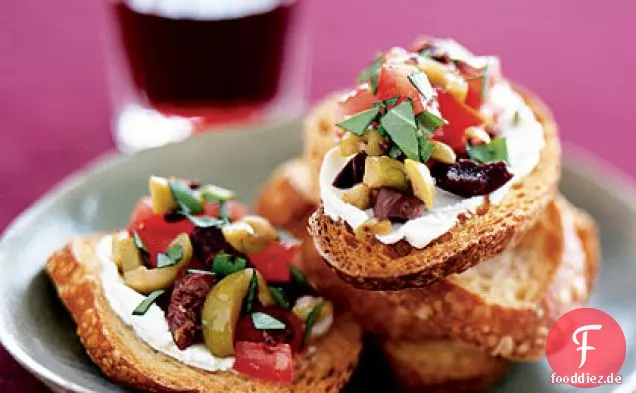 Oliven-Ziegenkäse-Bruschetta