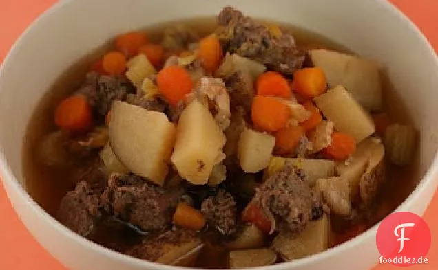 Slow Cooker geräucherte Wurst und Bohneneintopf