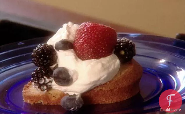 Großmutter Paulas Sauerrahm-Pfund-Kuchen