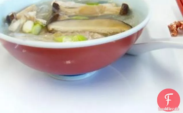 Mungobohnen-Fadennudeln-Suppe