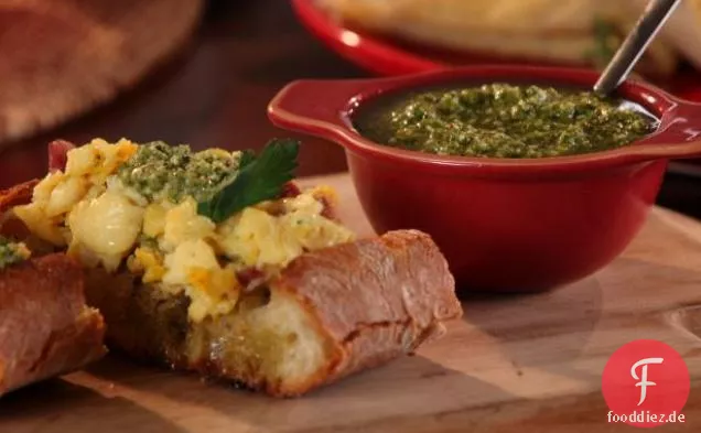 Kalabrisches Rührei mit Jalapeno Pesto Bruschetta