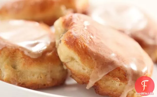 Bananenkrapfen mit Gewürzglasur