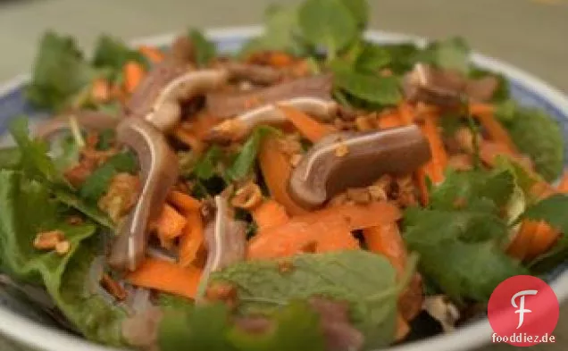Vietnamesischer würziger Schweineohr-Salat