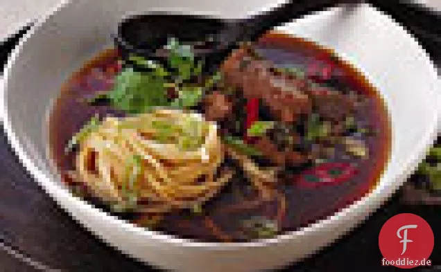 Taiwanesische Rindfleisch-Nudelsuppe