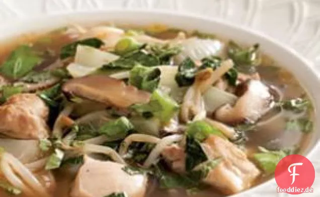 Asiatisch inspirierte Hühnersuppe