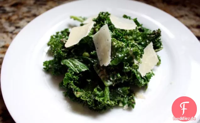 Abendessen heute Abend: Kale Caesar Salat mit Sardellen