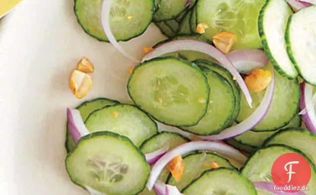 Gurken-Erdnuss-Salat