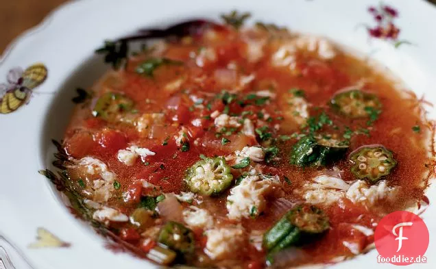 Krabbensuppe nach Gumbo-Art mit Okra und Tomaten