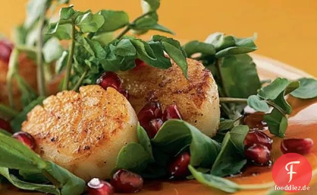 Gebratene Jakobsmuscheln mit Granatapfelsauce