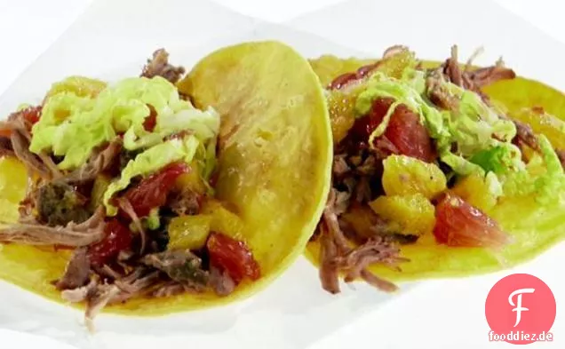 Gezogen Schweinefleisch Tacos mit Zitrus-Salsa