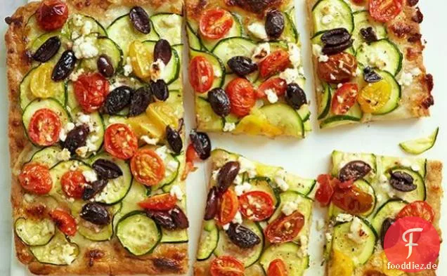 Vollkorn-Kirschtomate und Zucchini Pan Pizza