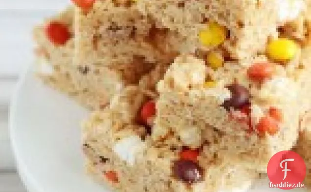 Erdnussbutter Reis Krispie Leckereien Mit Reese ' s Pieces