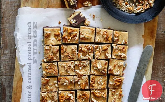Erdnussbutter & Karamell Brezel Crunch Fudge
