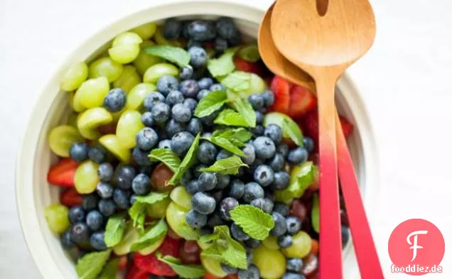 Obstsalat mit Orangen-Vanille-Sirup