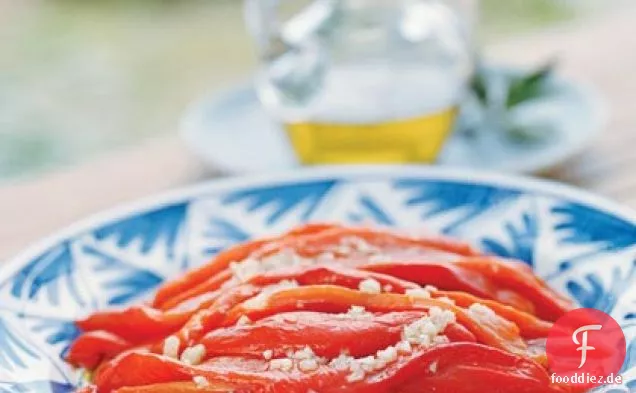Geröstete rote Paprika mit Knoblauch und Olivenöl