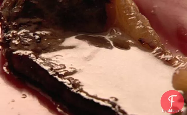 Gebratenes Steak mit weißem Bohnenpüree