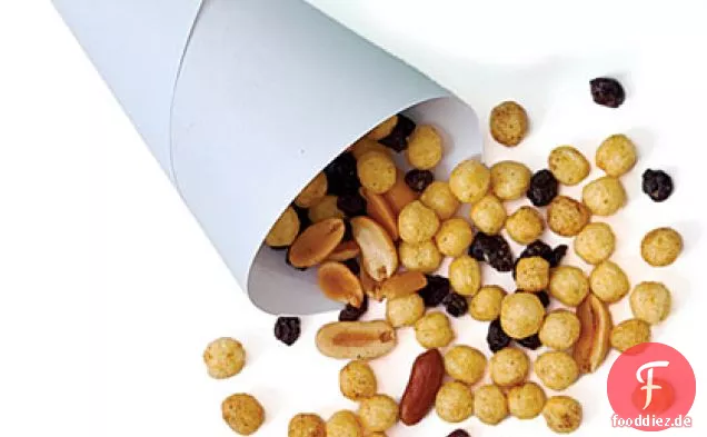 Snack-Mix aus Erdnuss und Trockenfrüchten