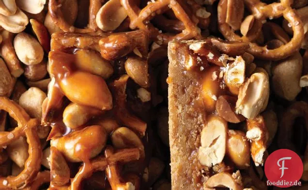 Butterscotch Blondie Bars mit Erdnuss-Brezel Karamell